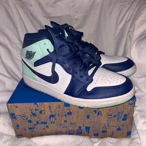 SIZE 11 NIKE AIR JORDANS ‘BLUE MINT’ LIKE NEW